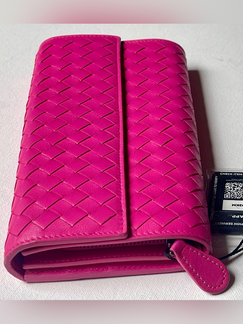 LIKE NEW BOTTEGA VENETA INTRECCIATO CONTINENTAL NAPPA LEATHER DEEP PINK WALLET - Picture 6 of 17